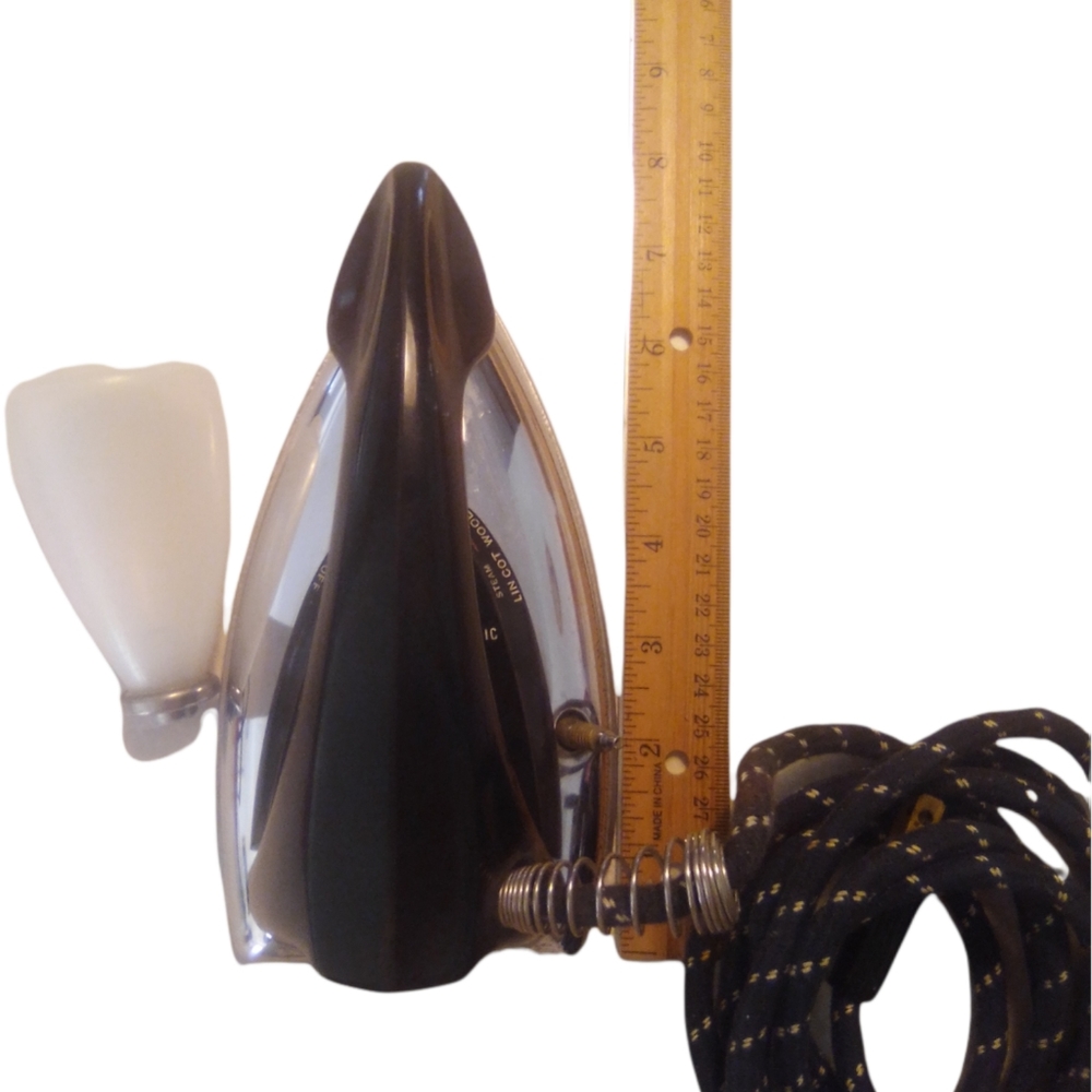 Vintage GE Portable Steam Iron F37